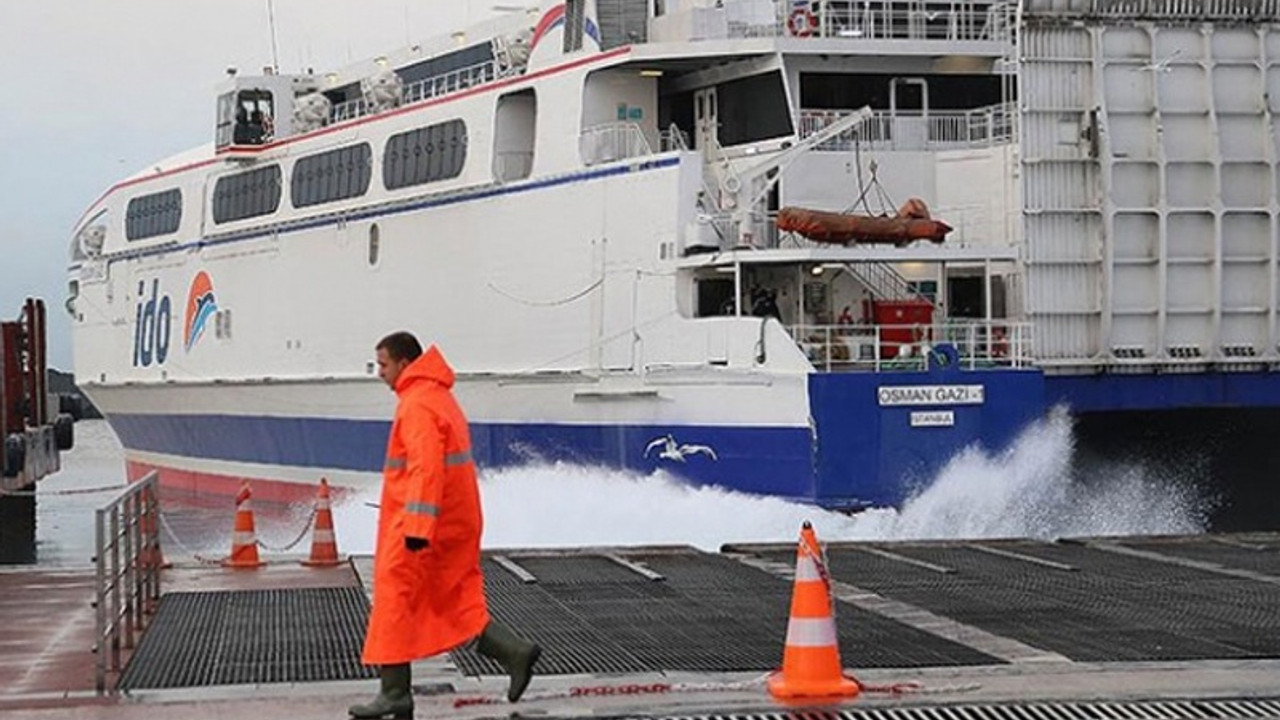 Kuvvetli yağış ve rüzgar geliyor, birçok deniz otobüsü seferi iptal edildi