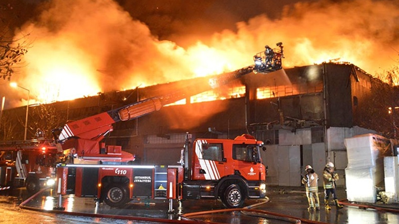 Zeytinburnu'nda dokuma fabrikasında yangın