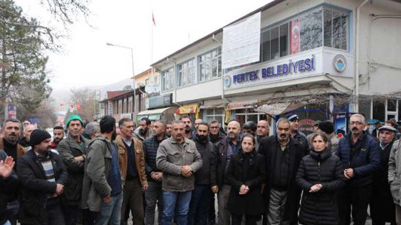 Dersim'de belediye başkanına 'tanıdıklarını işe aldı' tepkisi