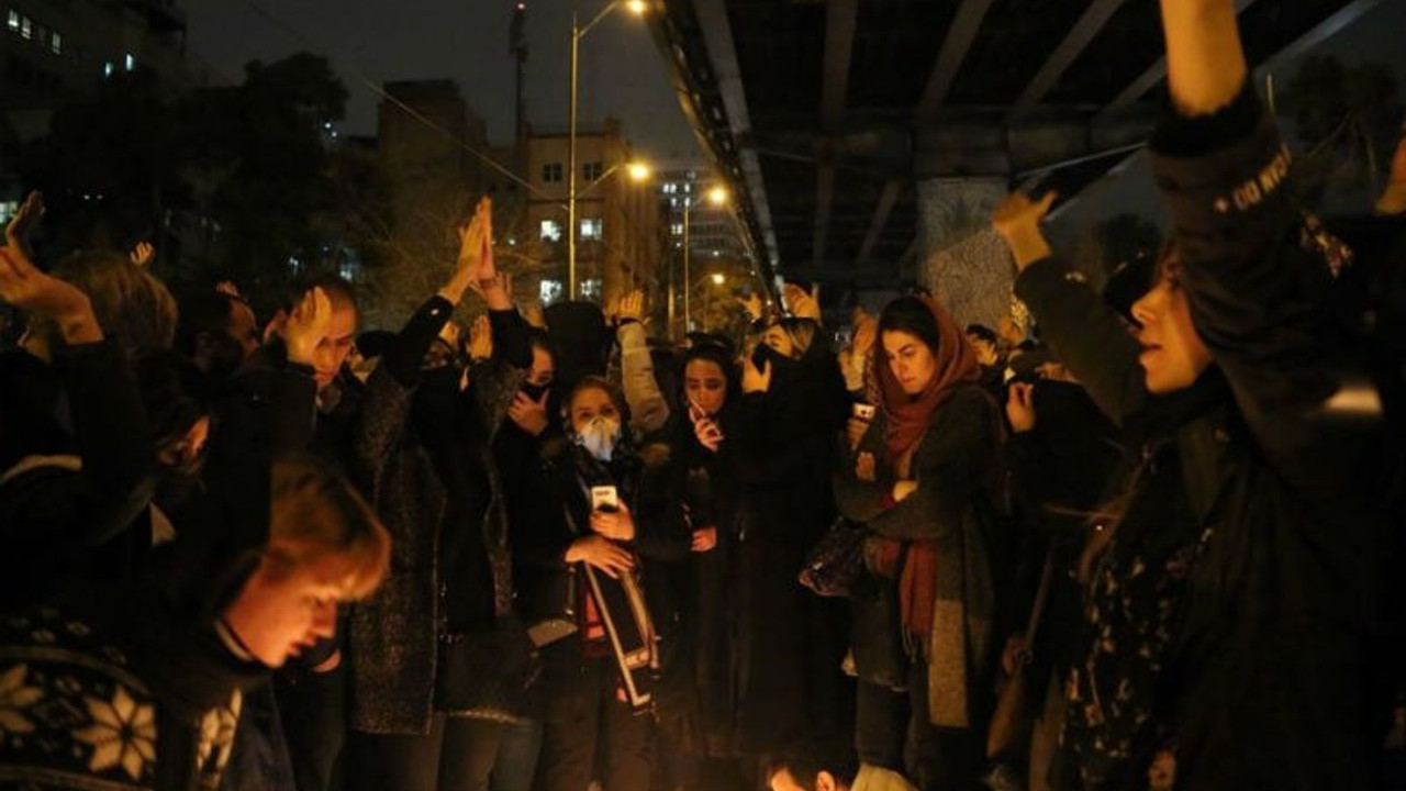 İngiltere'nin Tahran Büyükelçisi gözaltına alındı