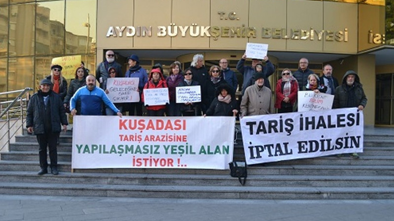 Tariş ihalesine karşı belediye önünde eylem