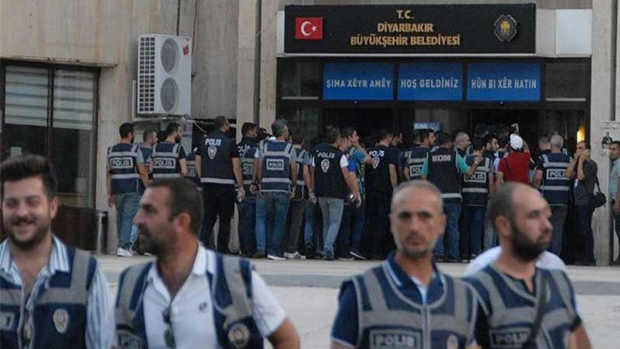 Mahkeme kayyım kararında yürütmeyi durdurdu, sonra ‘yanlışlık oldu’ dedi