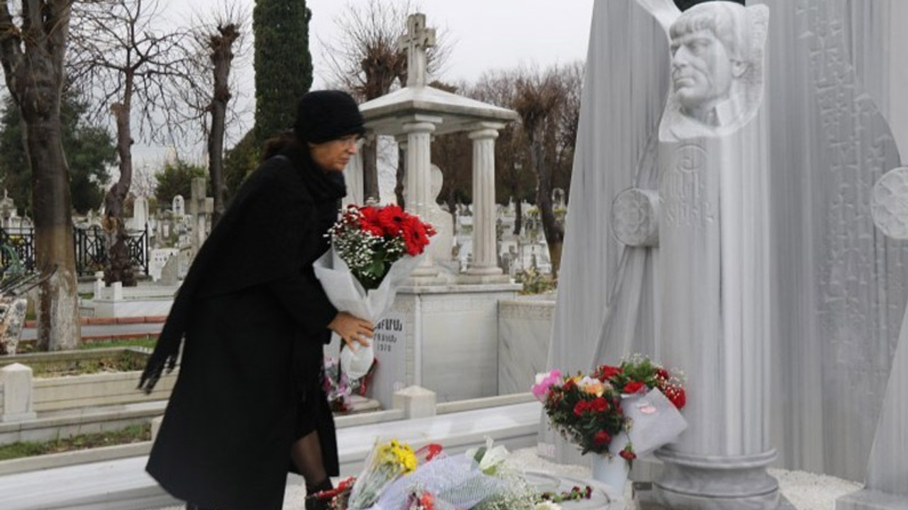 Hrant Dink için mezar başı anması yapıldı