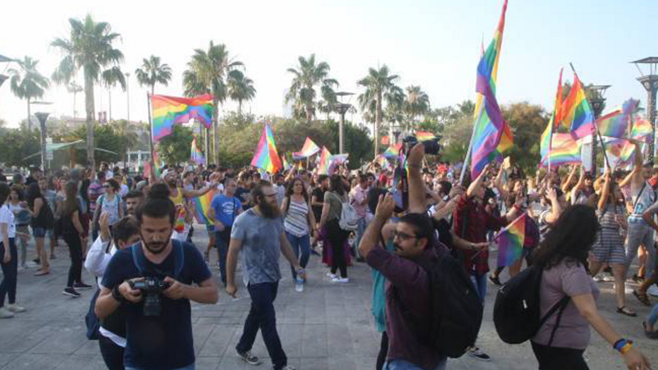 Mersin'de LGBT etkinliğine ülkücü bir grup saldırdı