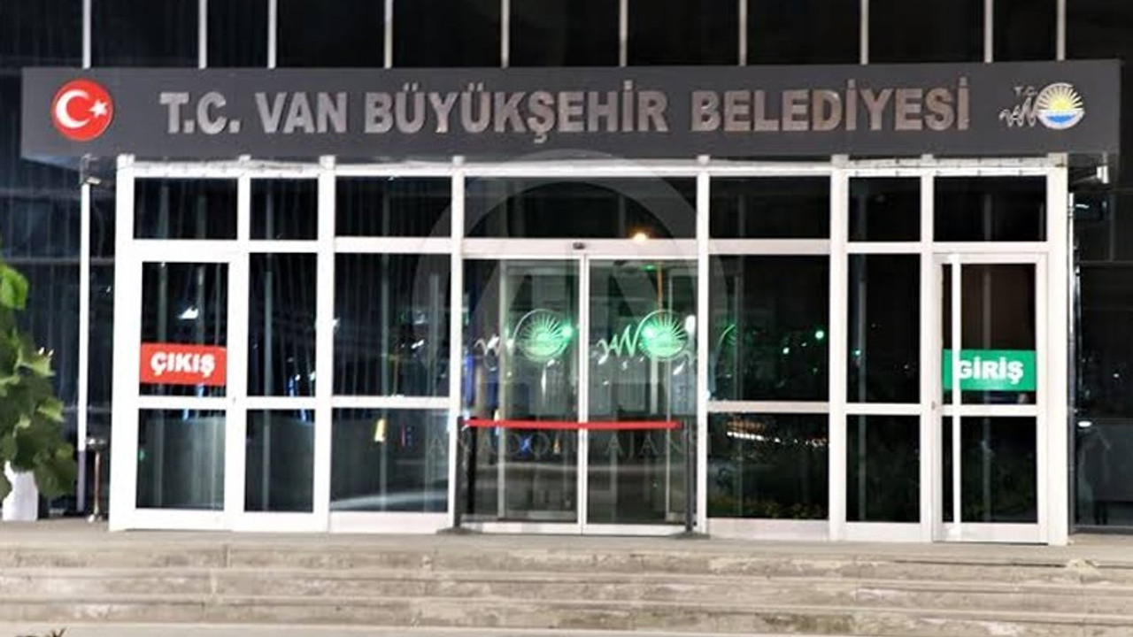 Kayyım belediyelerinde yaşananlar: Sınavsız memuriyet, usulsüz ihale, görev ihmali