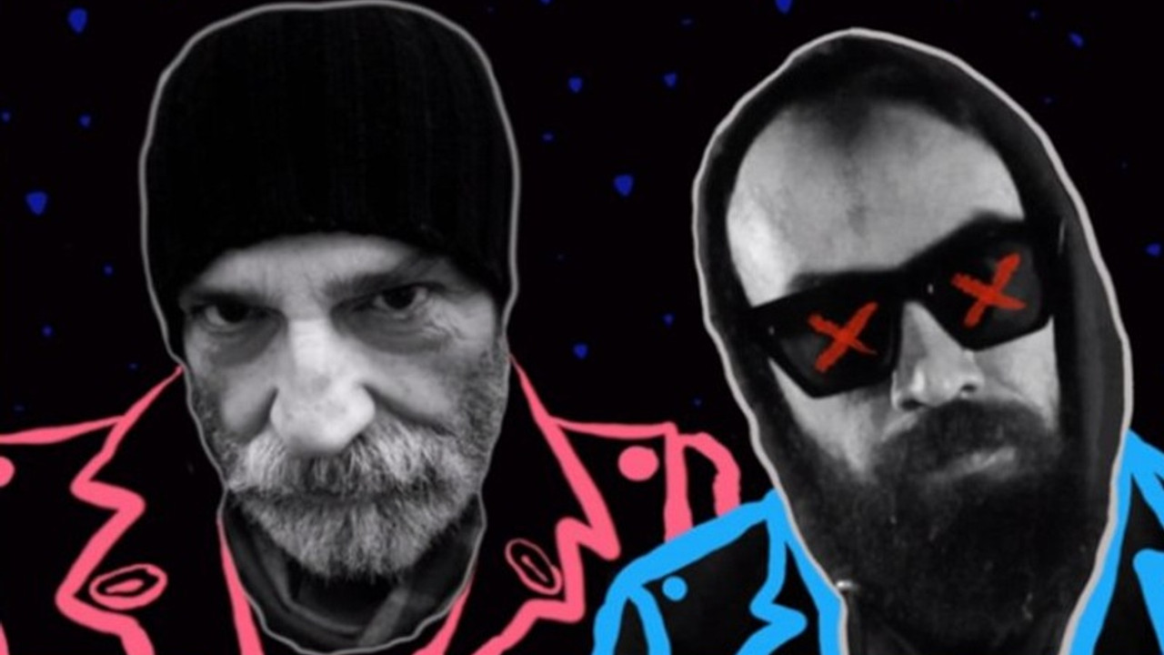 Haluk Bilginer ve Korhan Futacı'dan şarkı: Çok güzel kafam, git polisi getir