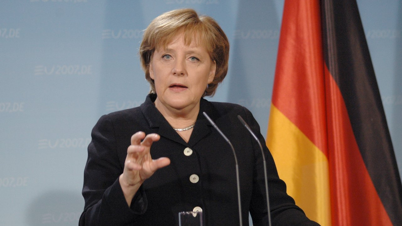 Merkel: Yücel'in tutuklanması sert
