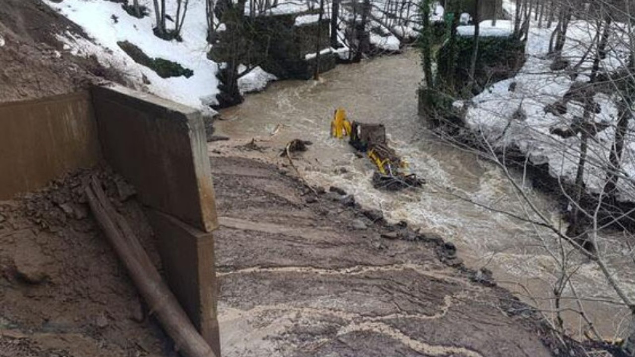 Düzce'de akıntıya kapılan kepçe operatörü kayıp