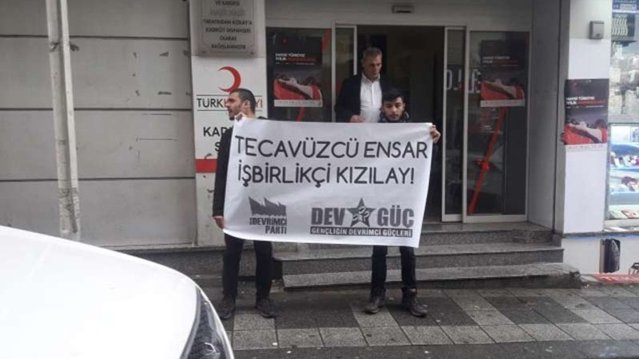 Kızılay’ın Ensar’a aktardığı bağışı protesto eden gençler gözaltına alındı