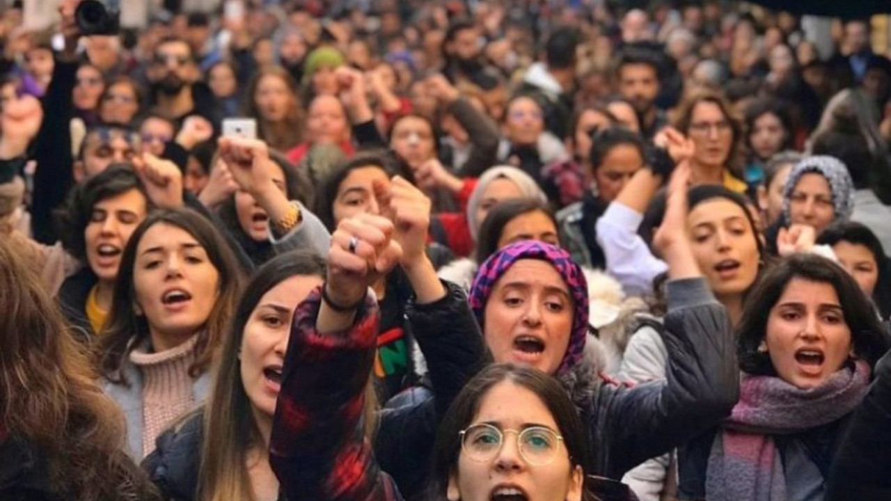 Ocak ayında 27 kadını 'en yakınında' bulunan erkekler öldürdü