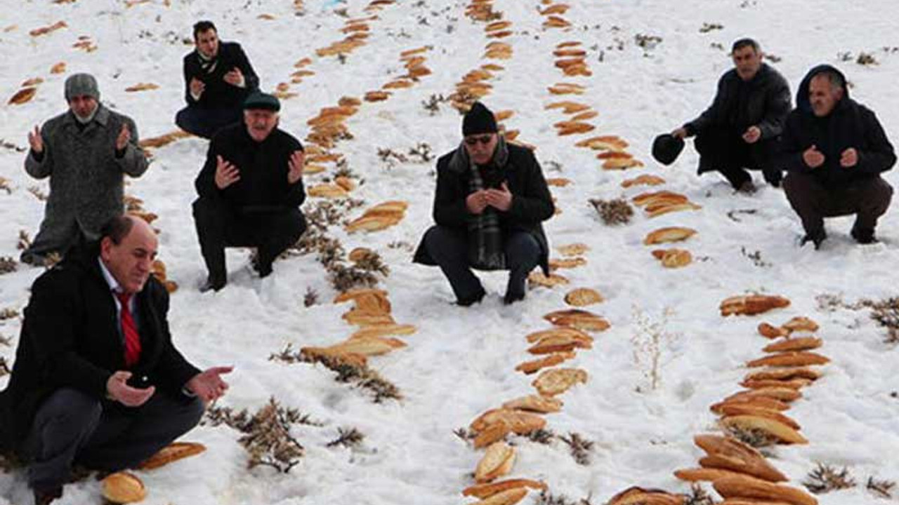 Erzurum'da doğal afetten korunma yöntemi: 2001 ekmek bırakıldı