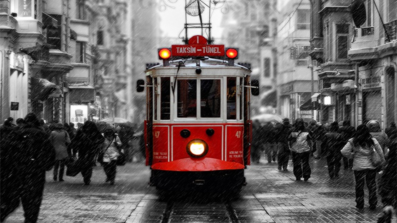 Beyoğlu’nun yorgun tramvayı 106 yaşında