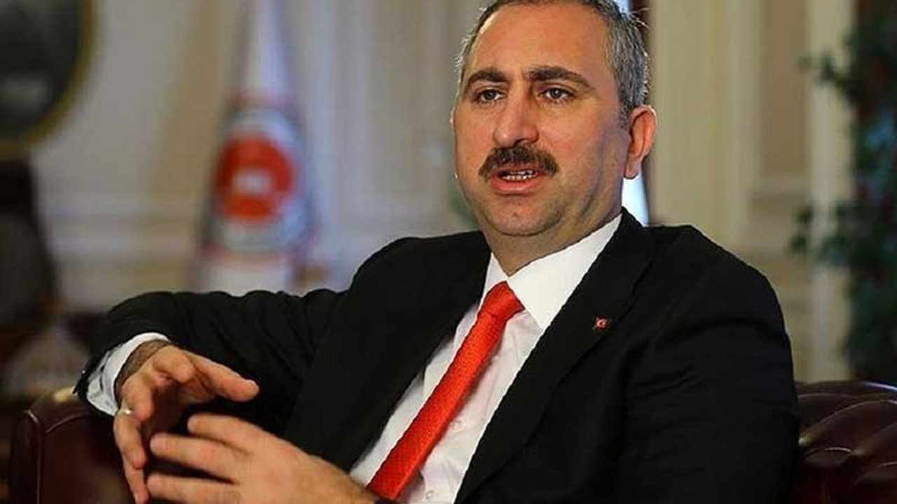 Adalet Bakanı, Erdoğan'a siper oldu: Cumhurbaşkanımız FETÖ mücadelesinin yılmaz lideridir