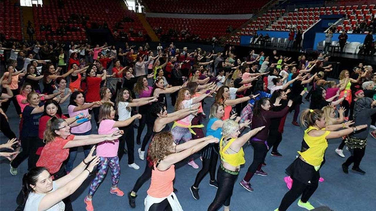 Ankara'da kadına yönelik şiddete dans ederek 'hayır' dediler