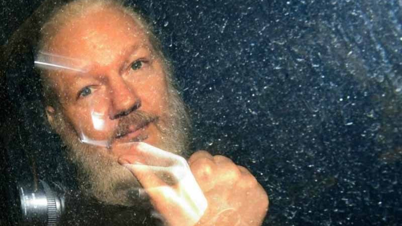 Trump Assange'a af teklif etti iddiası