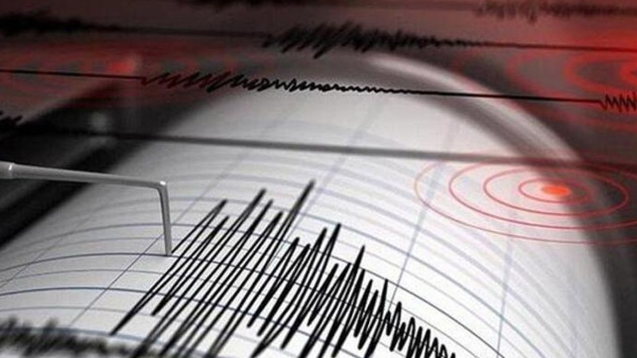 İran'daki deprem Van'ı da etkiledi: 'Göcük altında kalanlar var'