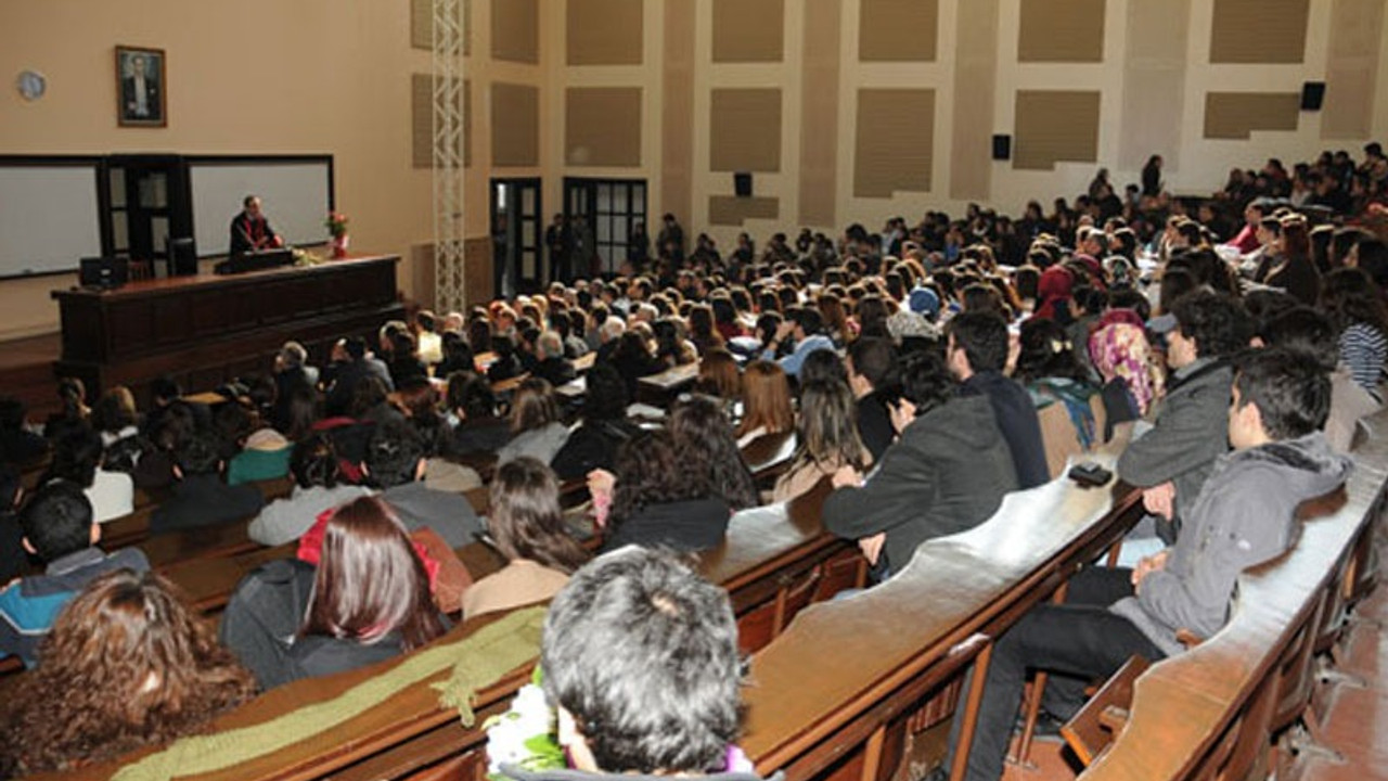 Erkek profesör sayısı kadınların iki katından daha fazla