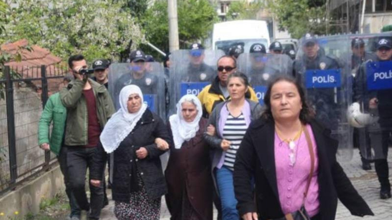 Savcı Beyaz Tülbentli Anneler'in cezalandırılmasını istedi