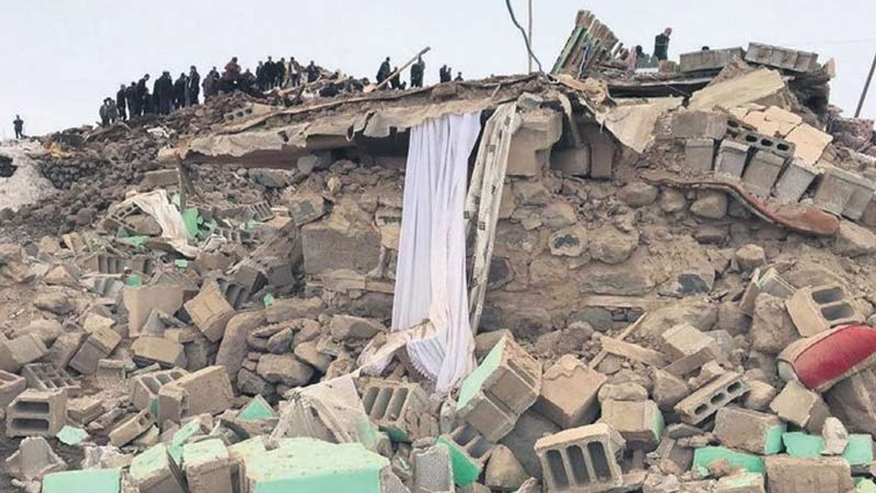 HDP ve CHP heyeti: Deprem bölgesine konteynır götürülmeli