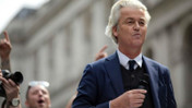 Wilders'ten koalisyon görüşmeleri öncesi provokasyon: Irkçı eylemi ziyaret etti