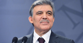 Gül'ün danışmanı için yakalama kararı