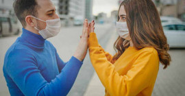 Cinsel Sağlık Enstitüsü uyardı: 14 gün öpüşmeyin, sevişmeyin