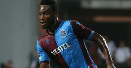 Trabzonsporlu Mikel maçların ertelenmemesine tepki gösterdi: Hayatta futboldan daha önemli şeyler var'