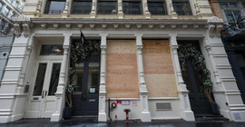 New York'ta ünlü mağazalardan 'yağmaya karşı' vitrin önlemi