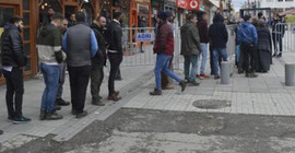 Polis sokakta ateş ölçtü, TOMA ile duyuru yaptı: 'Sosyal mesafeye dikkat'