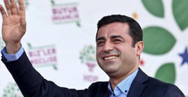 Demirtaş: Bizi iktidarlar değil; dayanışma, iyilik ve sevgi kurtaracak