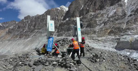 Everest'in tepesine 5G antenleri kuruldu
