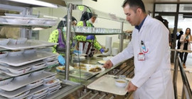 Görünmez emekçiler haklarını istiyor: Korona hastalarıyla birebir temastayız