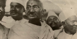 Gandhi siyasi protestoları nasıl değiştirdi?