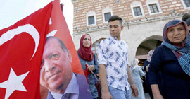 Economist: Türkiye'nin TL'yi savunma şekli akıllıca değil