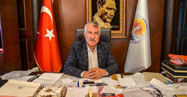 Adana Büyükşehir Belediye Başkanı Zeydan Karalar’a kayyım tehdidi