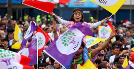 'Darbeye karşı demokrasi yürüyüşü'nün Hakkari kolu alkış ve zılgıtlarla başlayacak