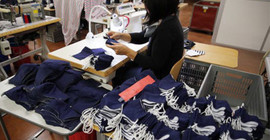 Devlete satmak istiyorlar: Fransa'da üreticilerin elinde milyonlarca maske kaldı