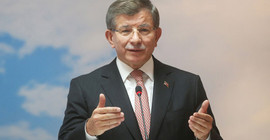 Ahmet Davutoğlu: Kamu bankaları, bankacılık sisteminden bihaber insanların elinde