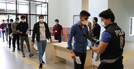 Sınava giren öğrencinin testi pozitif çıktı,15 öğrenci karantinaya alındı