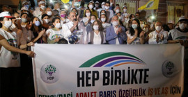 Diyarbakır’a ulaşan 'Darbeye karşı demokrasi' yürüyüşçüleri, ulusal birlik çağrısı yaptı