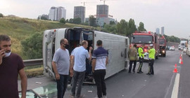 TEM'de işçi servisi kaza yaptı: 10 işçi yaralandı