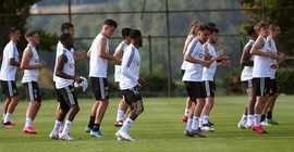 Beşiktaş’ta 2 futbolcunun Covid-19 testi pozitif çıktı