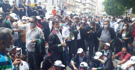 Adana'da çoklu baro sistemine karşı eylem yapan avukatlara polis müdahalesi
