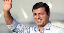 Demirtaş'tan kendisini takip ettiği için işten atılan gence mesaj