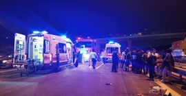 TEM'de yolcu otobüsü devrildi: 1 ölü, 17 yaralı