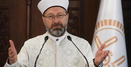 Diyanet; 'müzik dinlemek günah, kürtaj cinayettir' yazan takvim için 10 milyon TL verecek