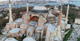 Gazeteci Stelya: Ayasofya kararı Türkiye-Yunanistan geriliminde ateşe benzin döktü