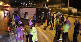 Bursa'da yolcu otobüsü devrildi: 1 ölü, 16 yaralı