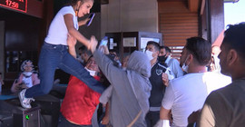 Eminönü'nde Doğu Türkistanlı kadına saldırı: Bana 'ülkene git' dedi