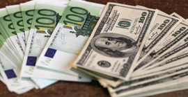 Euro dolara karşı dört ayın en yüksek seviyesini gördü, AB anlaşması sonrası dengelendi